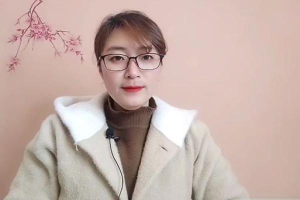 路旁土命人适合穿的颜色与搭配指南,助你提升运势和魅力! 路旁土命人适合穿的颜色与搭配指南,助你提升运势和魅力!