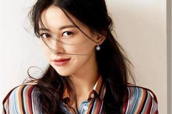 女命风流的深邃解析:她们的情感世界与人生追求 女命风流的深邃解析:她们的情感世界与人生追求