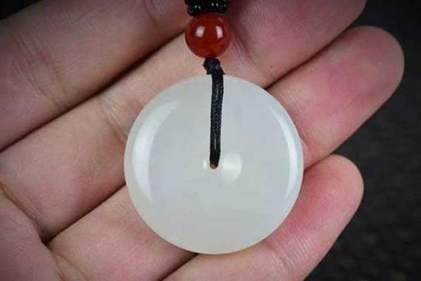 命里缺土火的朋友,适合佩戴什么宝物? 命里缺土火的朋友,适合佩戴什么宝物?