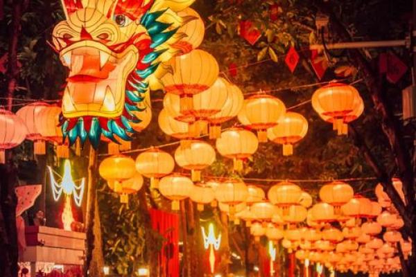 龙年龙出雾:解密神秘命理与生活哲学的交汇点 龙年龙出雾:解密神秘命理与生活哲学的交汇点
