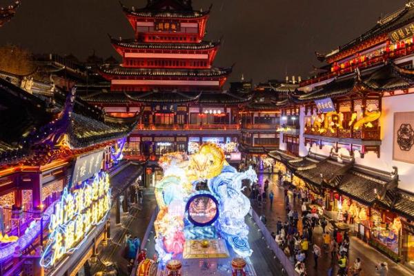 龙年龙出雾:解密神秘命理与生活哲学的交汇点 龙年龙出雾:解密神秘命理与生活哲学的交汇点
