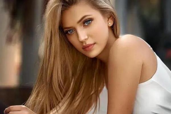 白老虎命的女生:为何她们独具吸引力与神秘感 白老虎命的女生:为何她们独具吸引力与神秘感