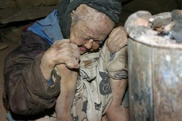 男子100条命:探寻生命与死亡的极限之旅 男子100条命:探寻生命与死亡的极限之旅