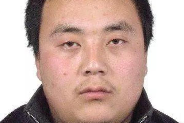 李龙:揭秘01年出生的命理与性格特点 李龙:揭秘01年出生的命理与性格特点