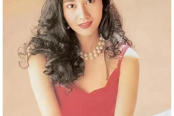 李嘉欣的命格解析:魅力与智慧的完美结合 李嘉欣的命格解析:魅力与智慧的完美结合
