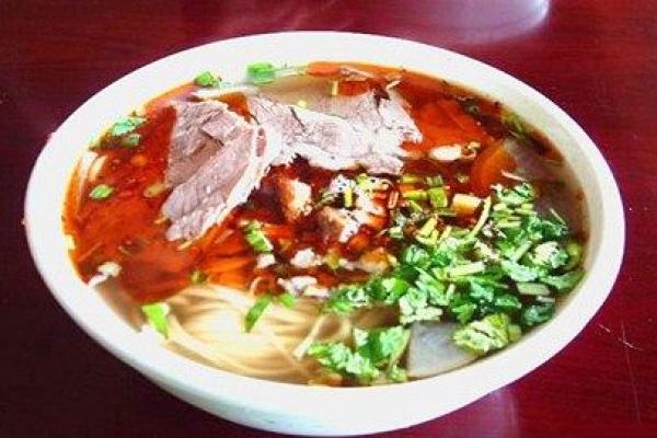 螺蛳粉续命:一碗汤面背后的美味传奇与温情故事 螺蛳粉续命:一碗汤面背后的美味传奇与温情故事