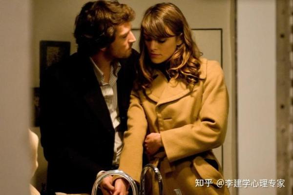 女人长得丑为何生活如此艰辛?从心理到社会的深度探讨 女人长得丑为何生活如此艰辛?从心理到社会的深度探讨