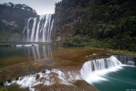 命里瀑布水：流淌在命运中的智慧与启示