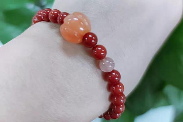 玛瑙命:探索与生俱来的命运之美 玛瑙命:探索与生俱来的命运之美