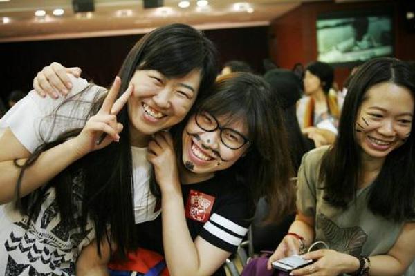 六月初一出生的女孩:命运与性格的奇妙结合 六月初一出生的女孩:命运与性格的奇妙结合