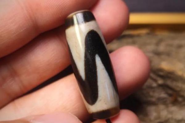 虎牙面相解析:揭秘虎牙带来的运势与性格特点 虎牙面相解析:揭秘虎牙带来的运势与性格特点