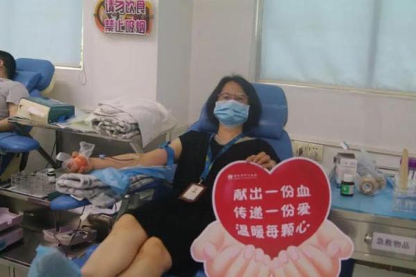 用爱拯救生命:母亲的坚韧与孩子的勇气 用爱拯救生命:母亲的坚韧与孩子的勇气