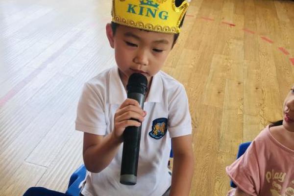六月十五生日属蛇男的命运与个性解析 六月十五生日属蛇男的命运与个性解析