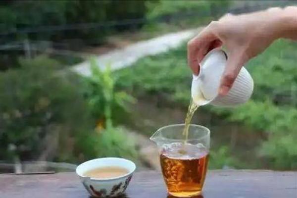 老人临终喝什么?揭秘吊命饮品背后的真相与传说 老人临终喝什么?揭秘吊命饮品背后的真相与传说