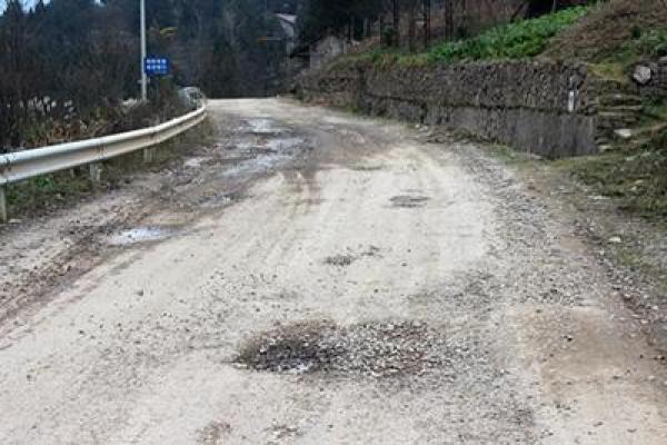 路旁土命喜见的命理知识与实用建议 路旁土命喜见的命理知识与实用建议