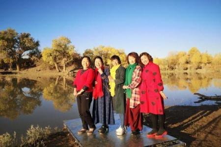 命带驿马的女人：自信独立，倾情追梦之旅